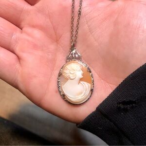Beautiful Antique Shell Cameo Necklace! 16 Inch Chain, Sterling Silver
